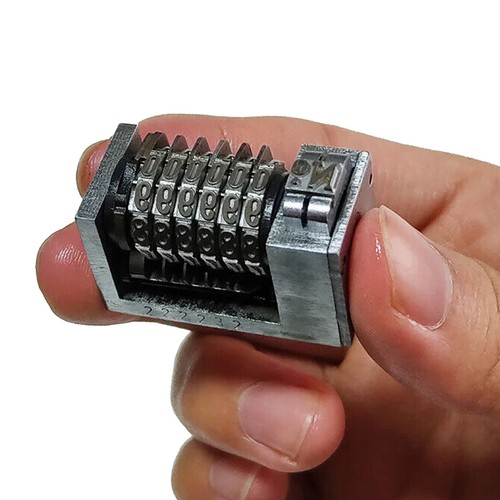 Small mini digit 4x8 - mini, roman